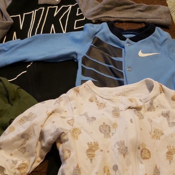 Infant clothes - Picture 2 of 4